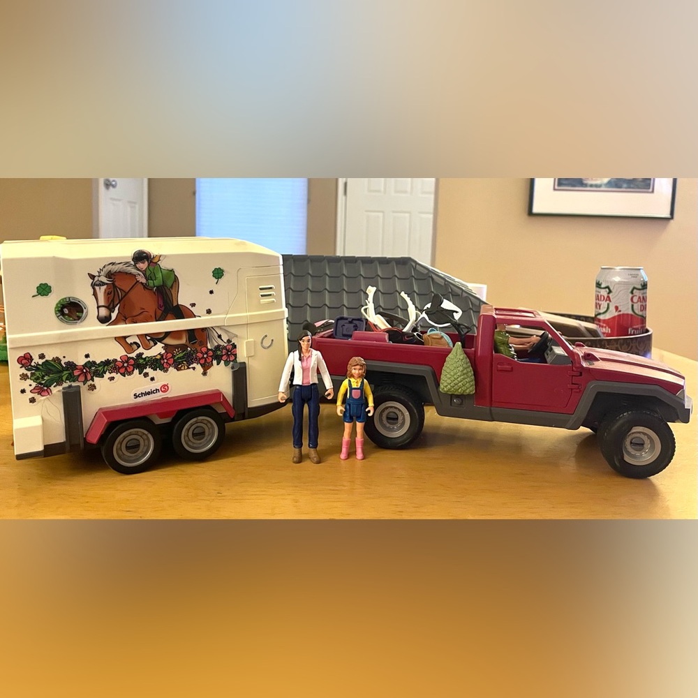 Schleich Truck/Trailer/People/Tack/Brushes/Food